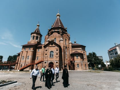 Митрополит Меркурий совершил объезд строящихся храмов Батайского благочиния