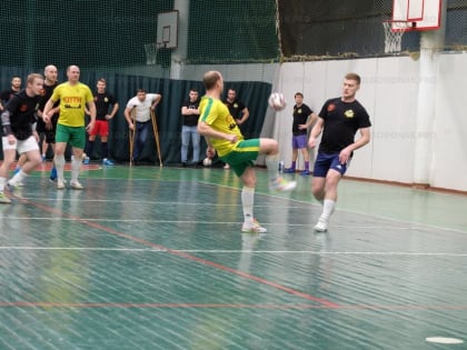 Пять команд претендуют на медали во 2-й лиге первенства Волгодонска по мини-футболу