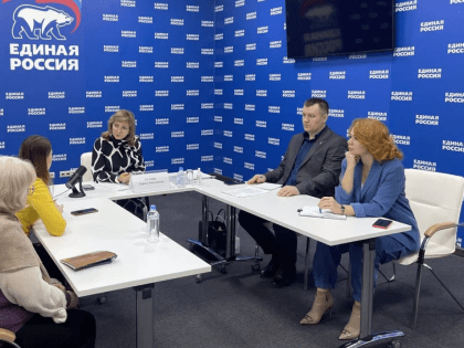 Депутат Госдумы Лариса Тутова обсудила с жителями Ростовской области вопросы жилищно-коммунальной сферы