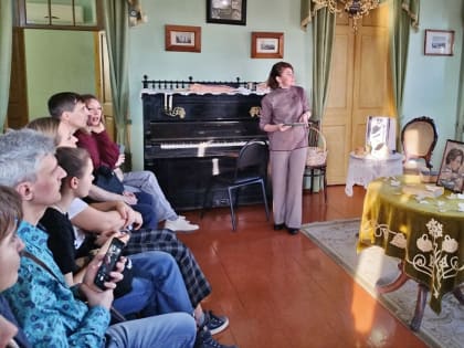 Лавка Чеховых приглашает на экскурсию «Навстречу летящей весне»