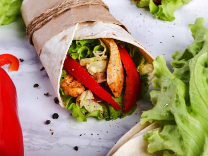 Эксперт рассказал жителям Таганрога, можно ли кормить детей шаурмой