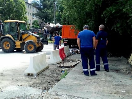 В Батайске экс-чиновник управления ЖКХ задержан за оплату фиктивной уборки мусора