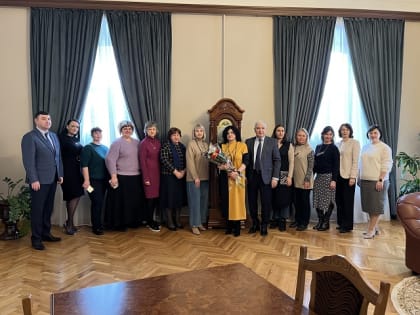 Поздравляем с юбилеем директора образовательного центра ТИУиЭ «Таганрогская школа прогрессивного мышления» Екатерину Николаевну Тертышную!