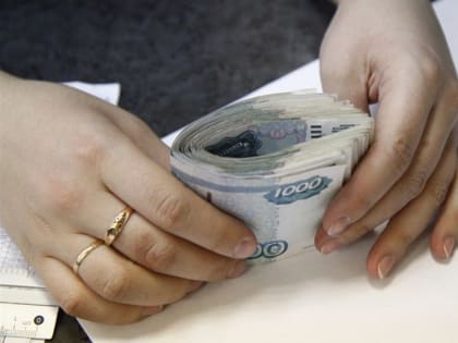 Школьный главбух несколько лет «повышала» себя зарплату в Ростовской области