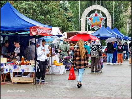 Ярмарка в Волгодонске: и дождь и участников не много