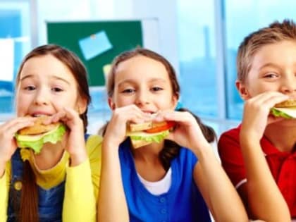 Как выбрать полезные перекусы для детей