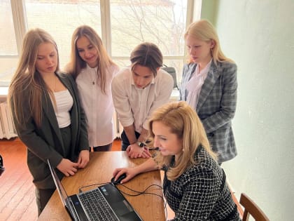 01. Студенты НШФ ЮФУ реализуют волонтерский проект «Онлайн-школа финансовой грамотности»