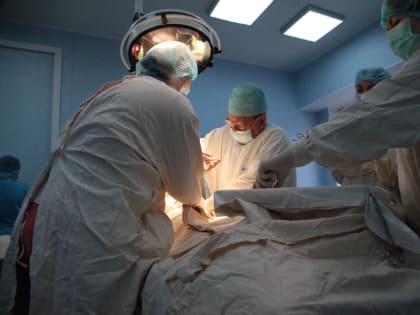 Врачи в Донецке вытащили пулю из работающего сердца 36-летнего пациента. Каждый день медикам приходится делать уникальные операции, спасая раненых жителей региона.