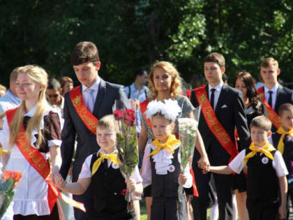 15 тысяч одиннадцатиклассников и 40 тысяч девятиклассников заканчивают школу в Ростовской области в 2022 году