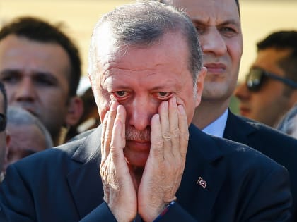 Кто-то или что-то разрушает экономику непокорной Турции