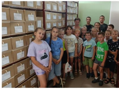 Экскурсия в архив на выставку документов