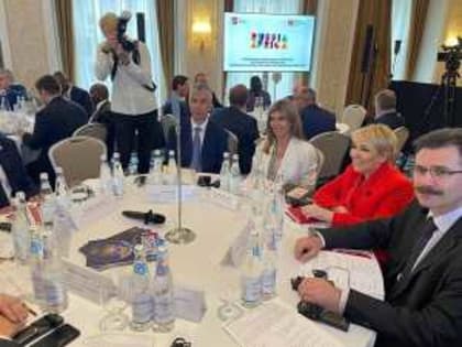 Глава администрации Ростова принял участие деловой сессии в Санкт-Петербурге