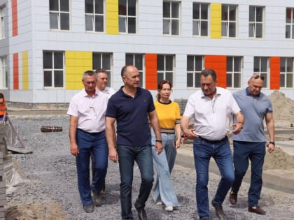 Рост зарплат и инвестиций. Глава администрации Батайска Роман Волошин рассказал о проделанной за 2022 год работе в сфере экономики.