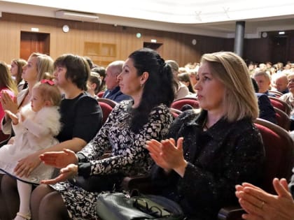 Торжественный вечер в Таганроге, посвящённый Дню матери