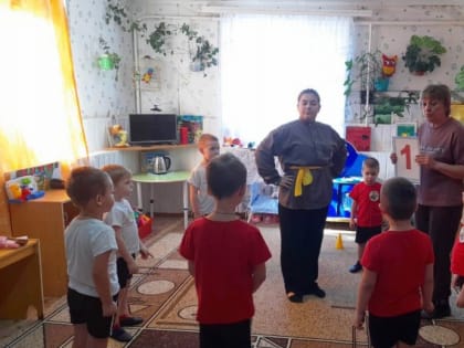 Спортивное развлечение «Аты-баты, мы-солдаты»