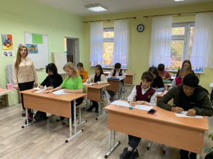 Депутаты донского парламента помогли детским школам искусств Волгодонска приобрести новое оборудование