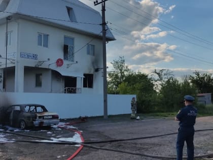 В городе Миллерово произошёл крупный пожар по улице Хозяйственная, д. 20.