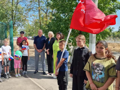 В Новом Уренгое открыли многофункциональную спортивную площадку