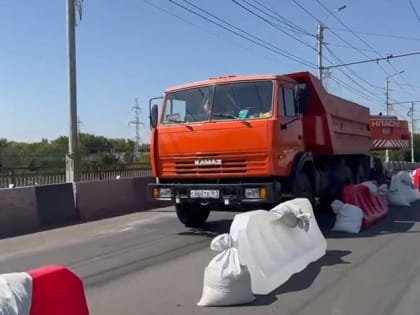 Ремонтные работы на Бакинском мосту в Таганроге
