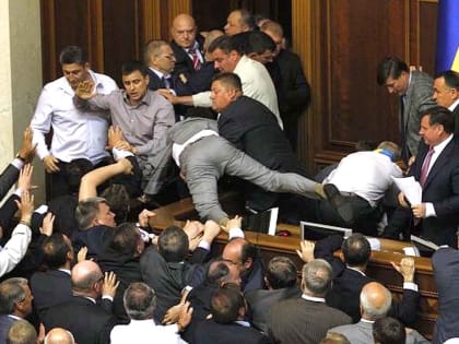 В Верховную Раду Украины внесли законопроект об отмене празднования 8 Марта, 1 Мая и Дня Победы