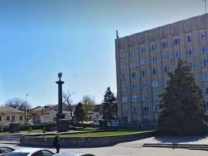 В Таганроге возле здания администрации произошла массовая драка