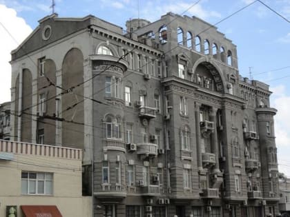 В мэрии Ростова объяснили, почему не решается вопрос с ремонтом аварийного здания полиции на Буденновском