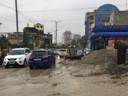 Из-за ливня все службы Ростова работают в режиме повышенной готовности