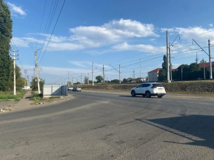 Из-за контейнерной площадки нет обзора на дороге!