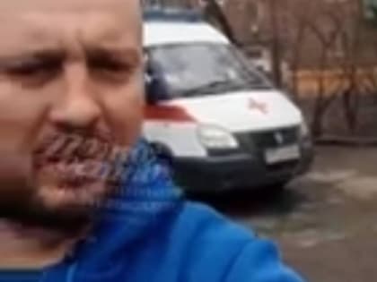 Может стоить жизни: в Ростове машины перекрыли дорогу скоро помощи