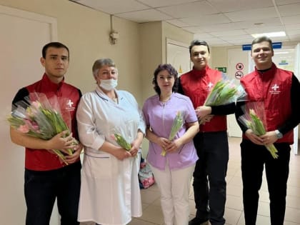 Депутат Александр Пономарев помог организовать праздничную акцию в преддверии Международного женского дня