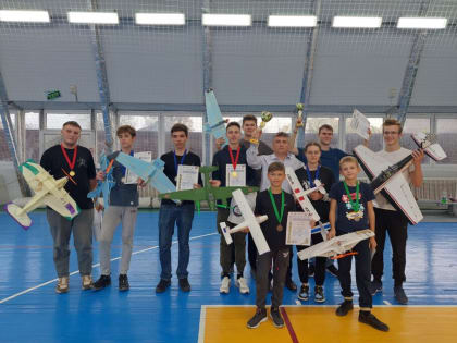 Авиамоделисты из Таганрога — победители областных соревнований