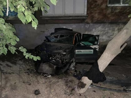 Пятеро подростков разбились на каршеринговом автомобиле.
