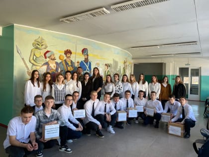 Каменские лицеисты встретились с участником СВО