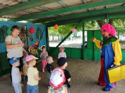 «Весёлый клоун Стёпа в гостях у малышей»