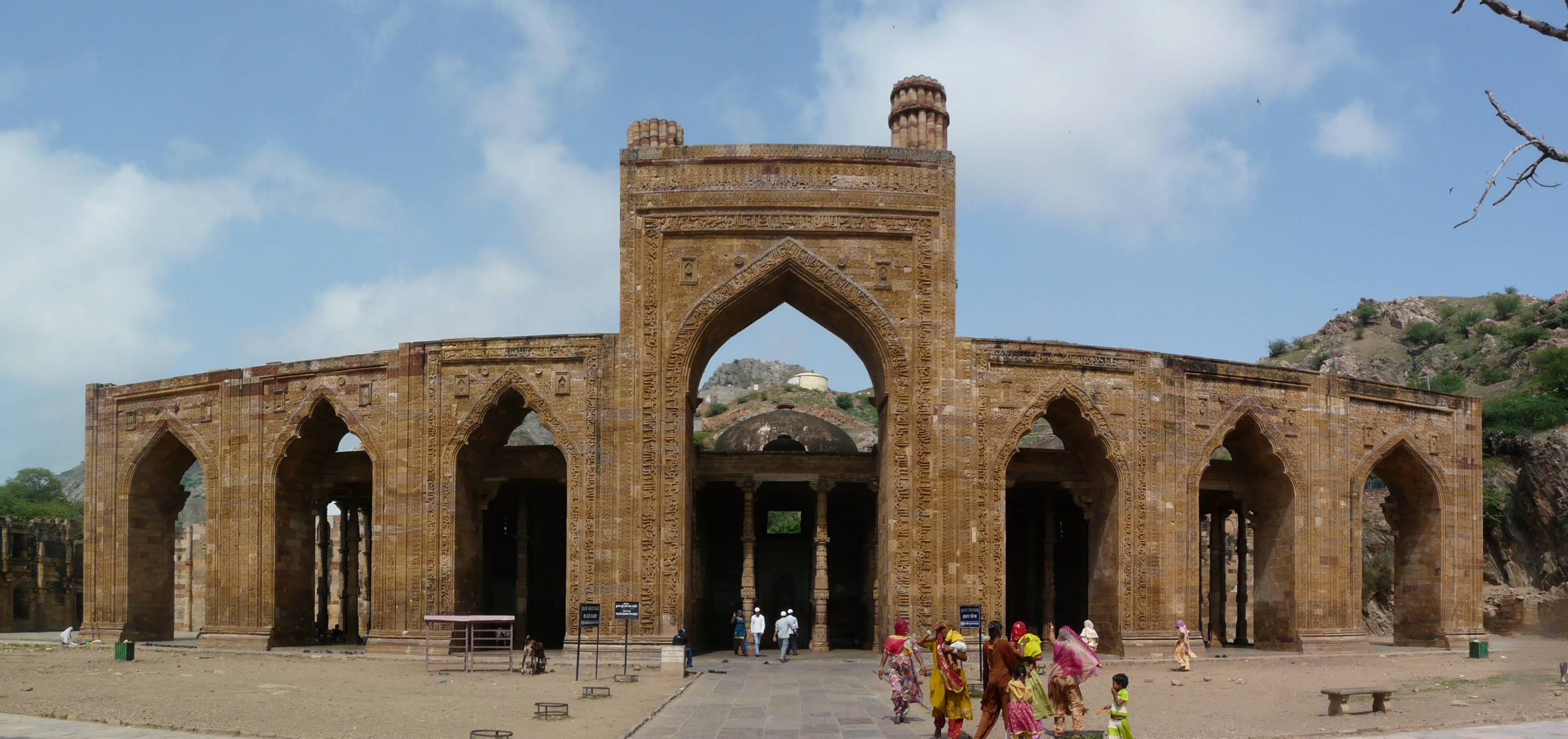 Adhai Din Ka Jhonpra