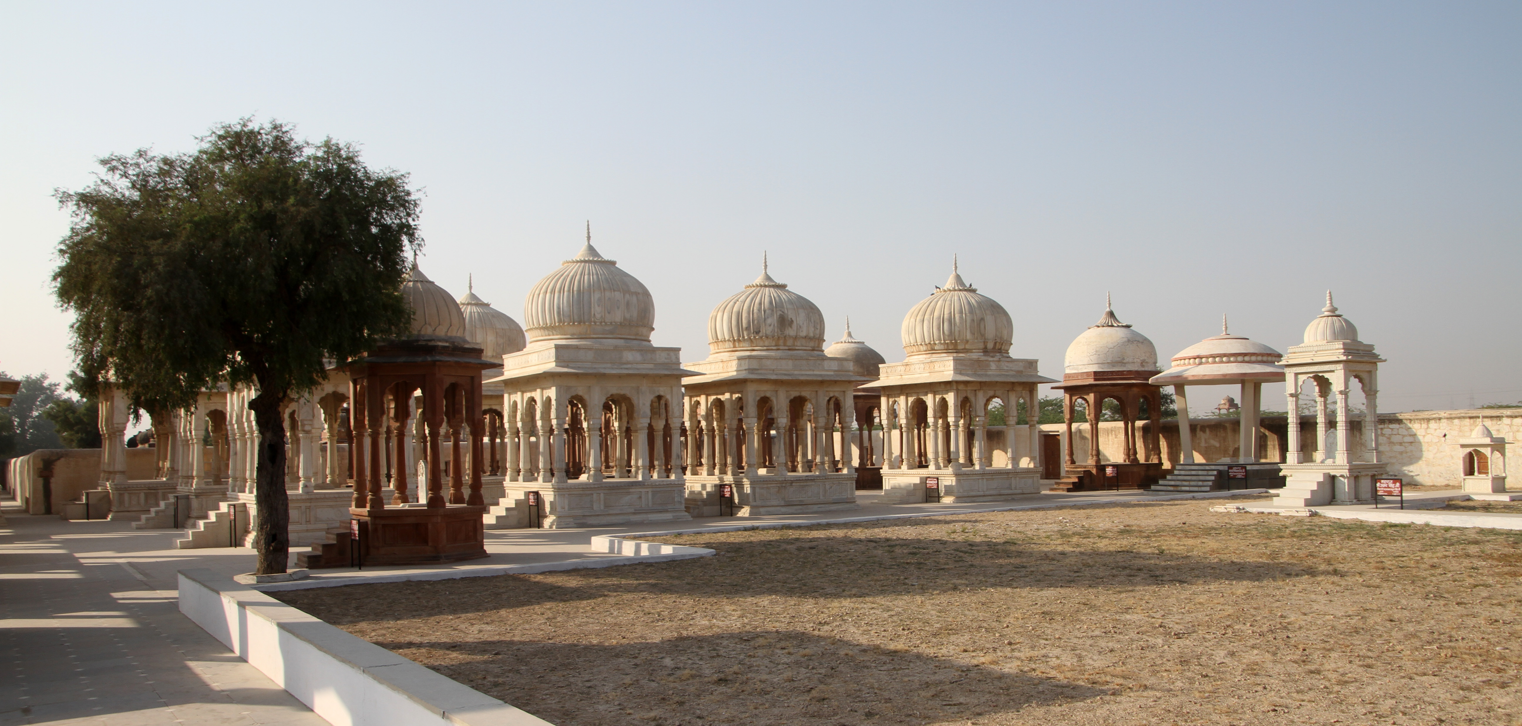 <p>Devi Kund</p>