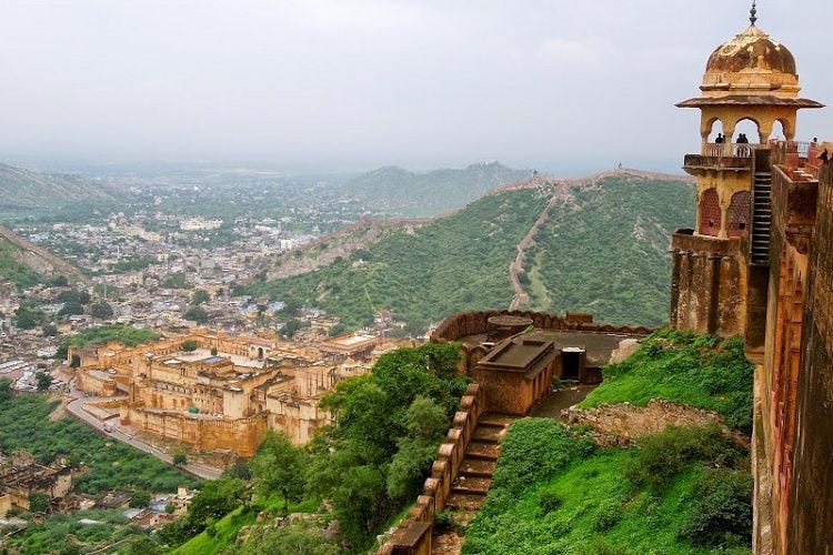 <p>Nahargarh Fort</p>