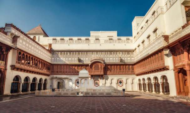 <p>Junagarh Fort</p>