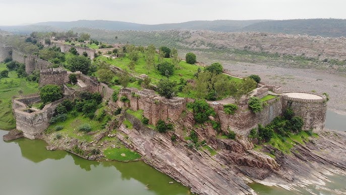<p>Jhalawar Fort</p>