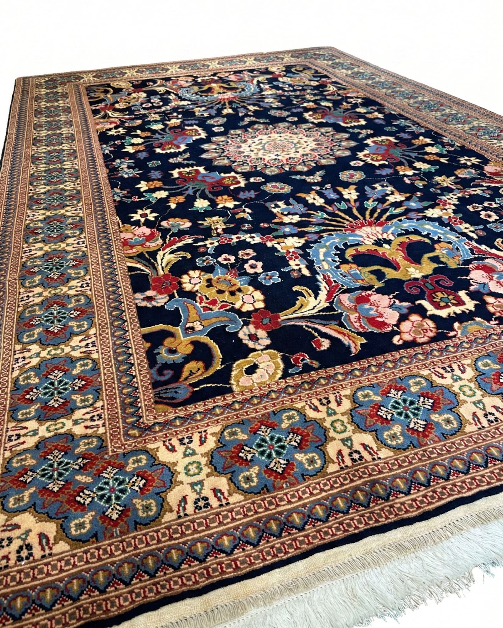 Isfahan Shah Abbasi Floral Medallion , Isfahan persian rug, in navy blue, Wool, 213x305 cm, Nasim Carpets Malaysia — view 3