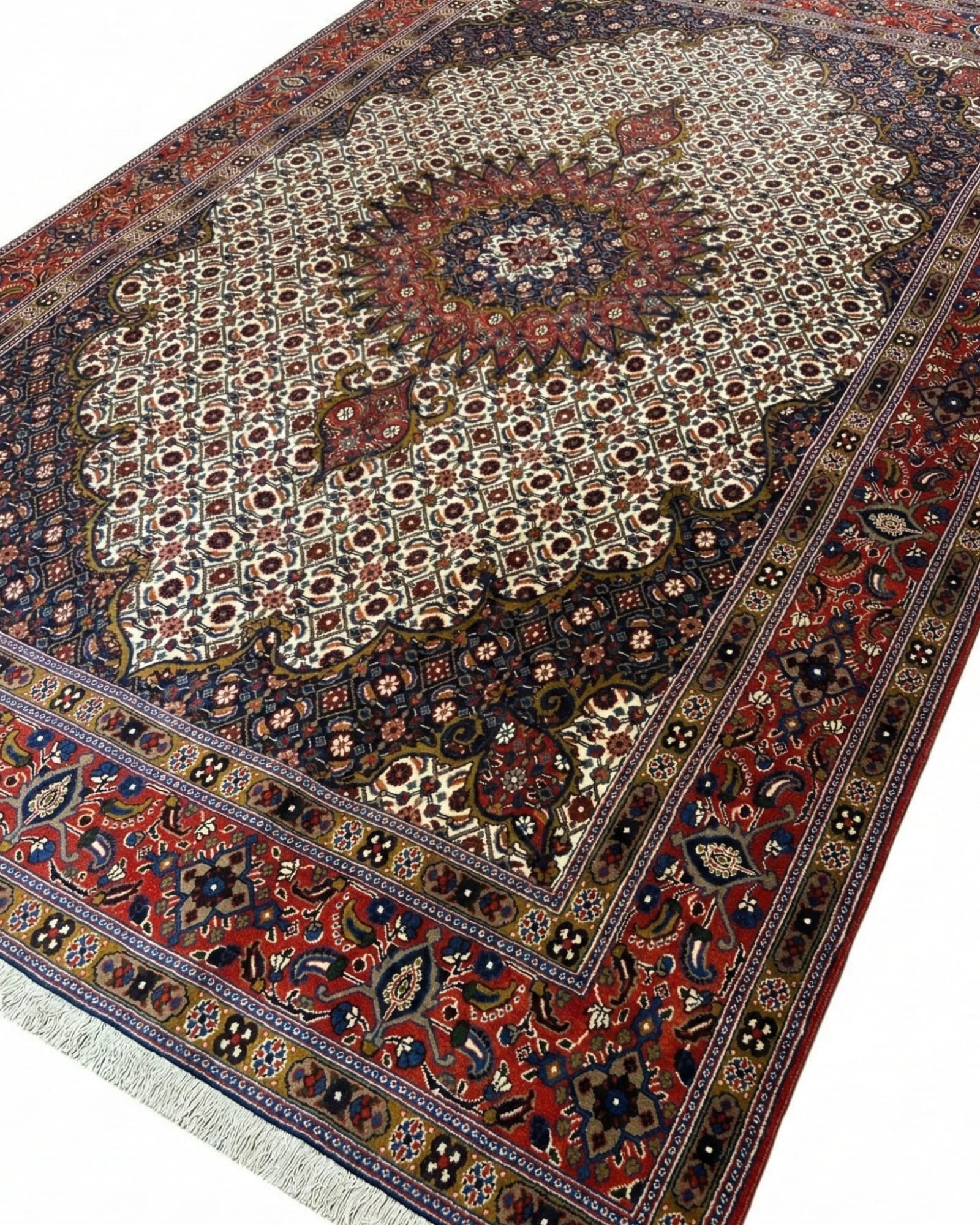 Bidjar Mahi Moud, Bidjar persian rug, in ivory, Wool, 213x305 cm, Nasim Carpets Malaysia — view 3
