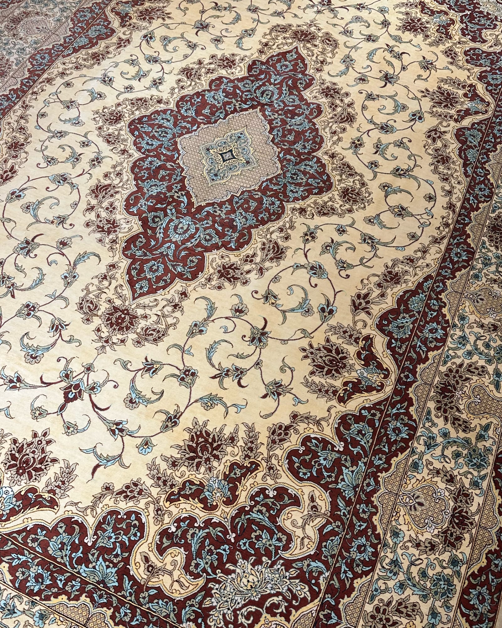 Qum Ivory Field Medallion, Tabriz persian rug, in ivory, Pure Silk, 213x305 cm, Nasim Carpets Malaysia — view 3