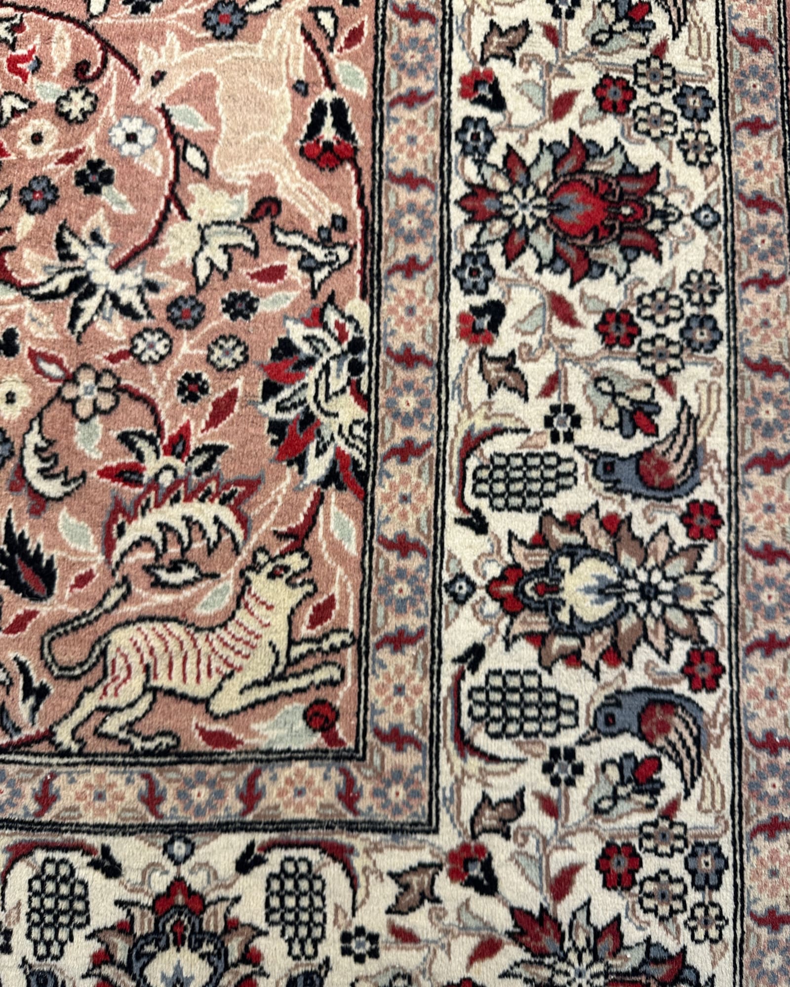 Isfahan-Style Animal Medallion, Pakistan collector-sale rug, in pink, Wool, 213x305 cm, Nasim Carpets Malaysia — view 4