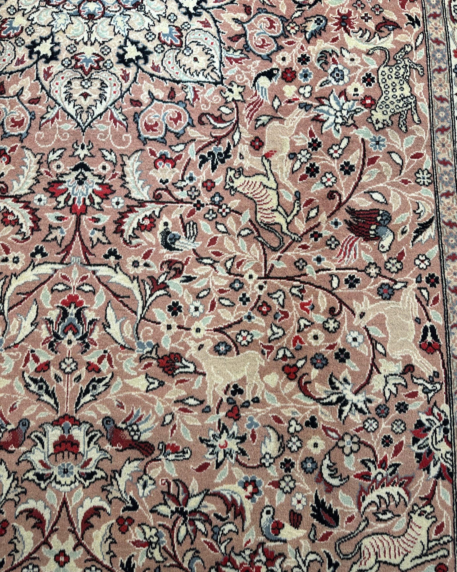 Isfahan-Style Animal Medallion, Pakistan collector-sale rug, in pink, Wool, 213x305 cm, Nasim Carpets Malaysia — view 3