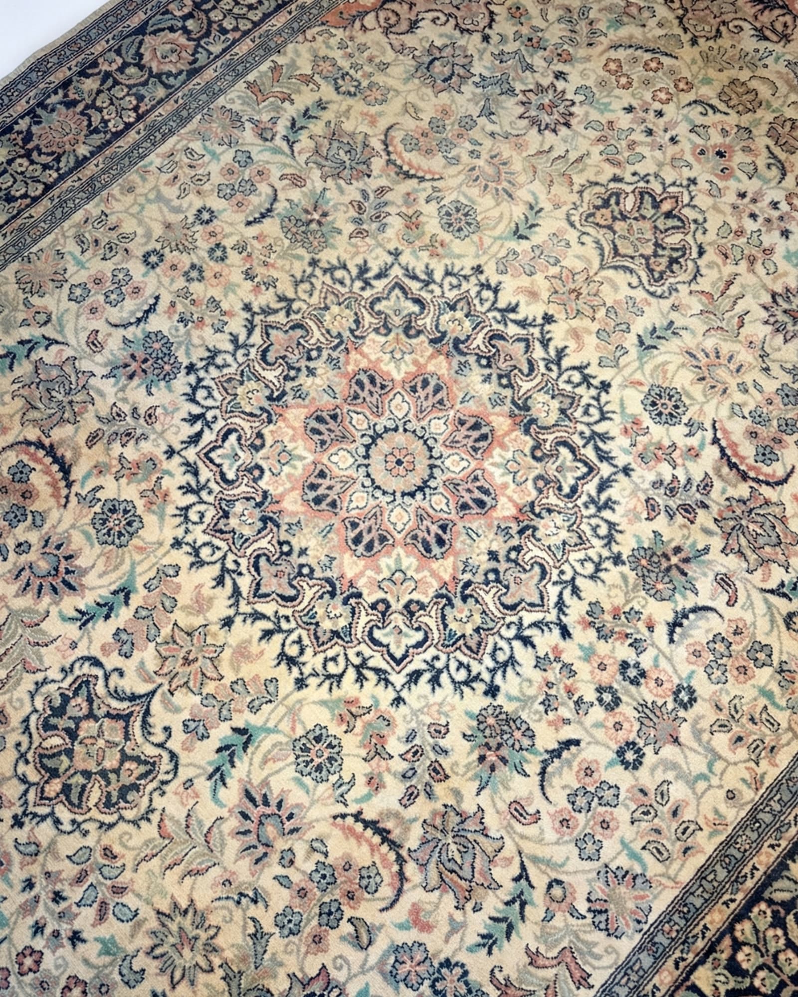 Vintage Kirman-Style Ivory Medallion, Pakistan collector-sale rug, in ivory, Wool, 213x305 cm, Nasim Carpets Malaysia — view 2
