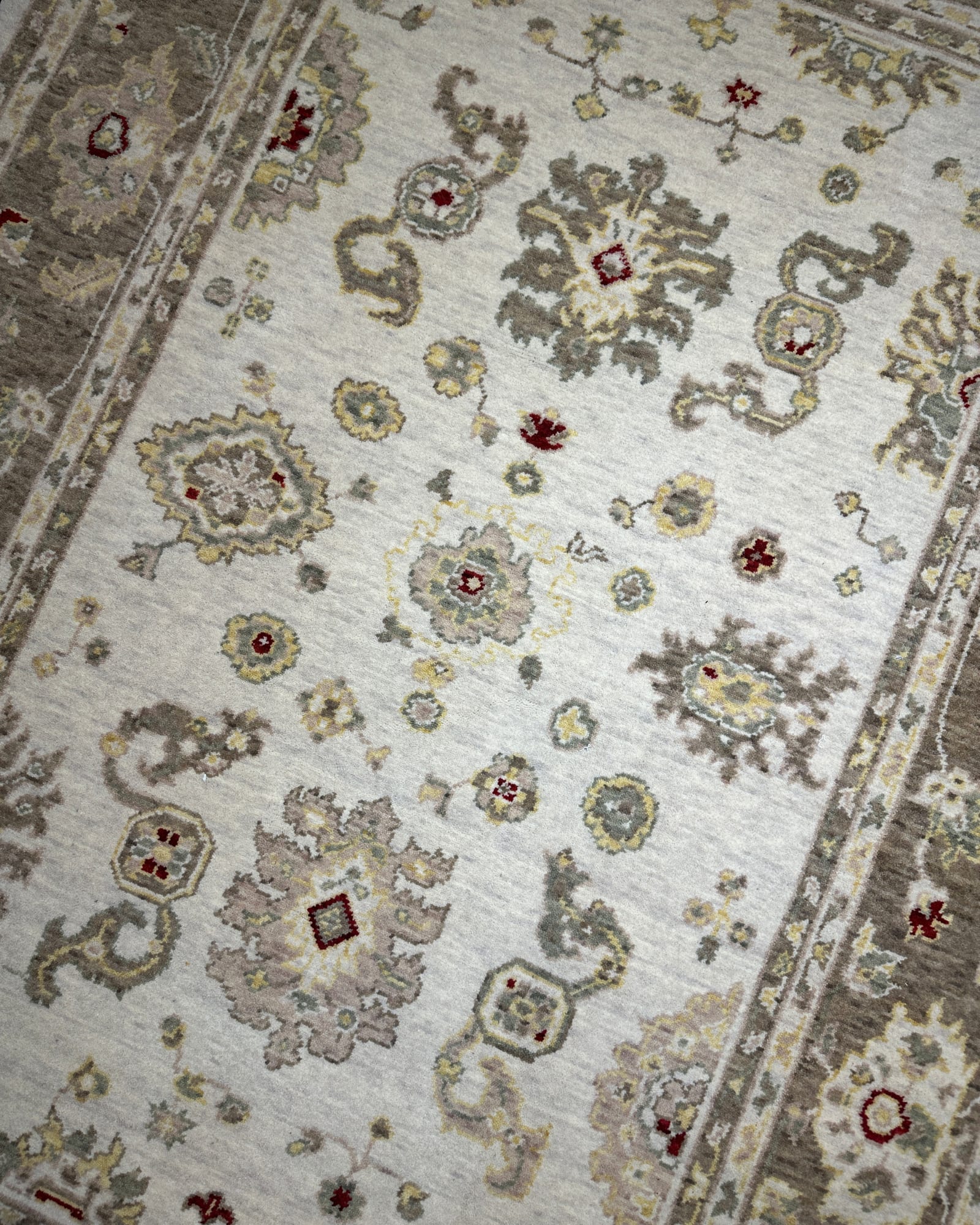 Oushak-Style Ivory & Taupe Floral, Turkey collector-sale rug, in ivory, Wool, 121x182 cm, Nasim Carpets Malaysia — view 2