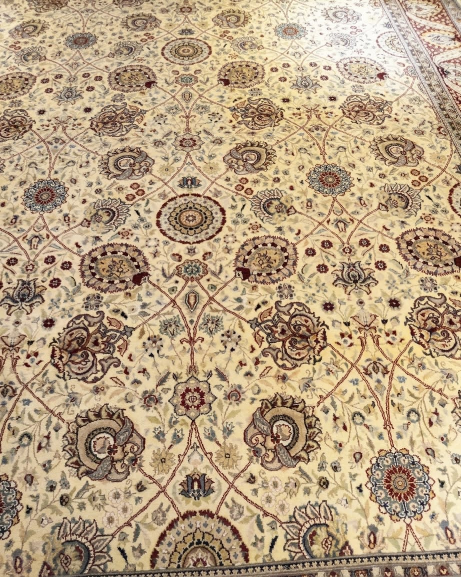 Tabriz Lattice Floral Ivory, Lahore, Pakistan persian rug, in ivory, Wool, 274x378 cm, Nasim Carpets Malaysia — view 3