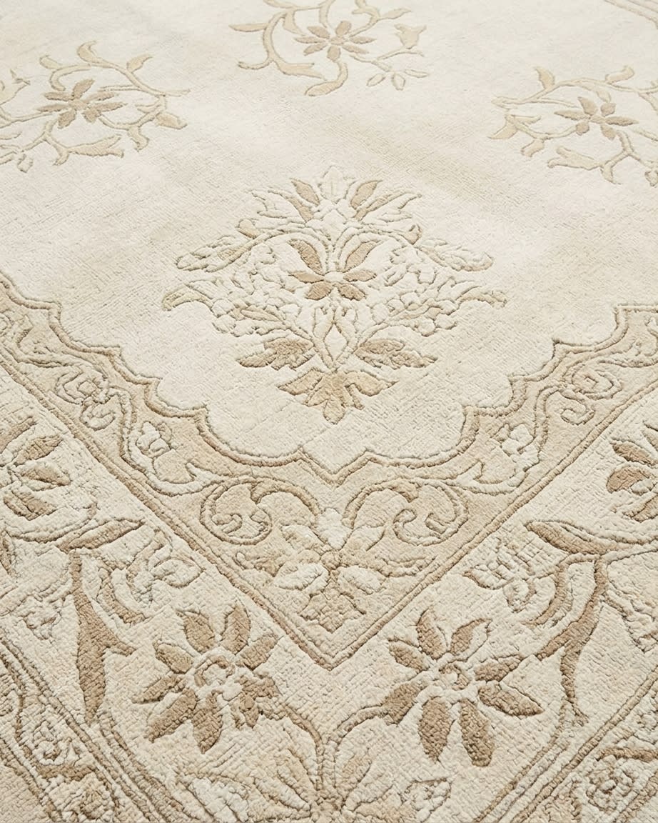 Aubusson Floral Medallion Ivory, Aubusson, France modern rug, in ivory, Wool, 91x152 cm, Nasim Carpets Malaysia — view 3