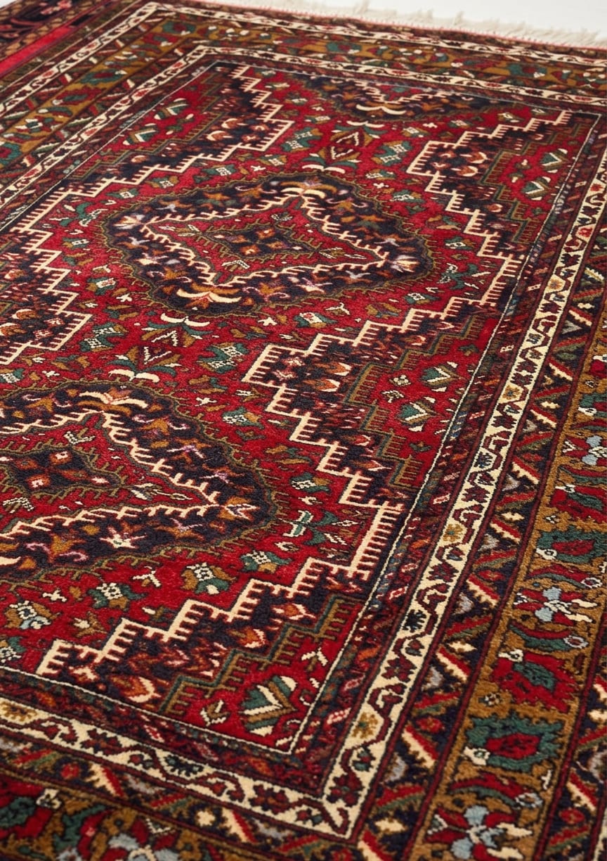 Qashqai Stepped Diamond Medallion Crimson, Iran tribal rug, in crimson red, Wool, 121x182 cm, Nasim Carpets Malaysia — view 3