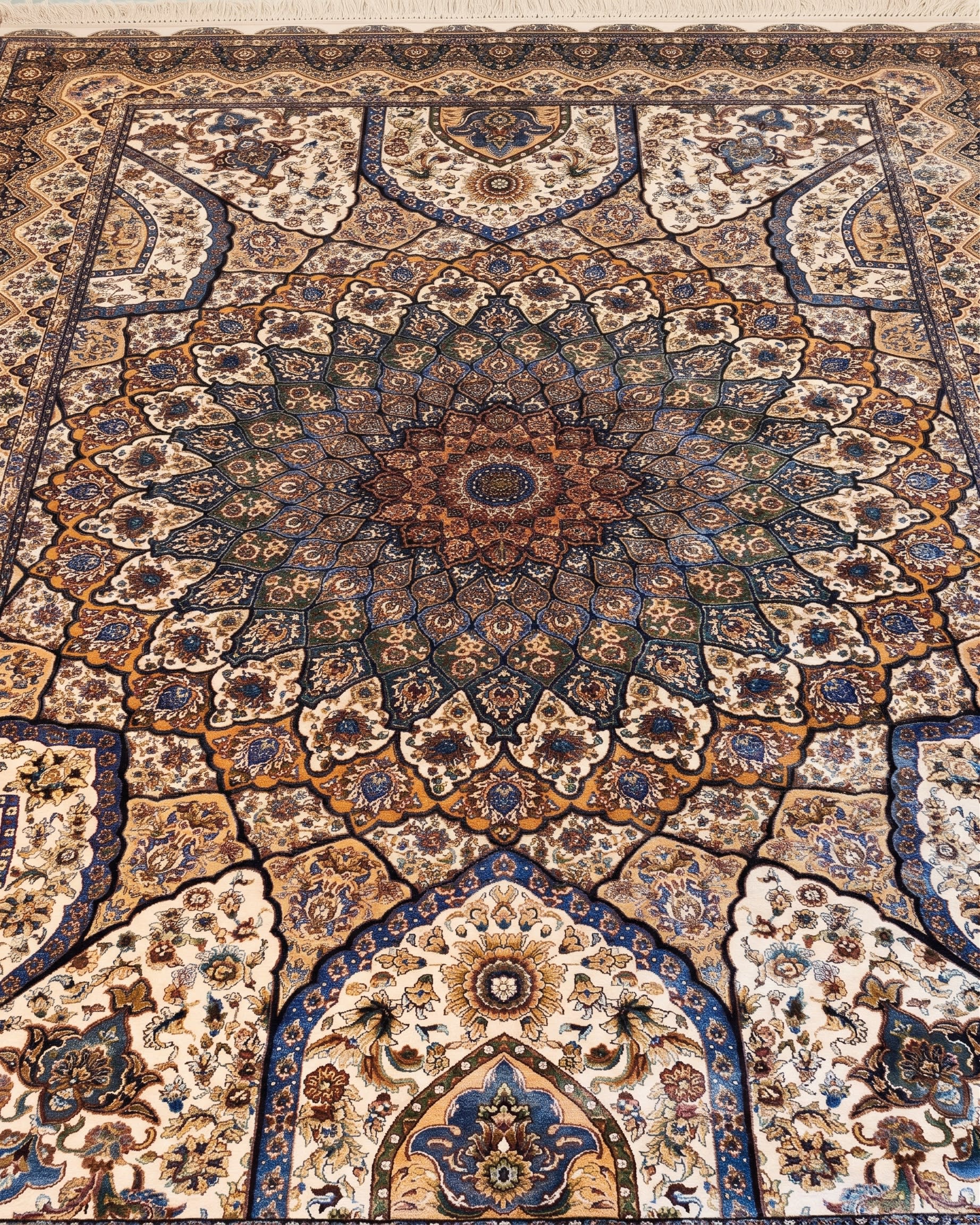 Isfahan Dome Medallion Ivory, Isfahan, Iran bespoke rug, in ivory, Viscose, 91x152 cm, Nasim Carpets Malaysia — view 3